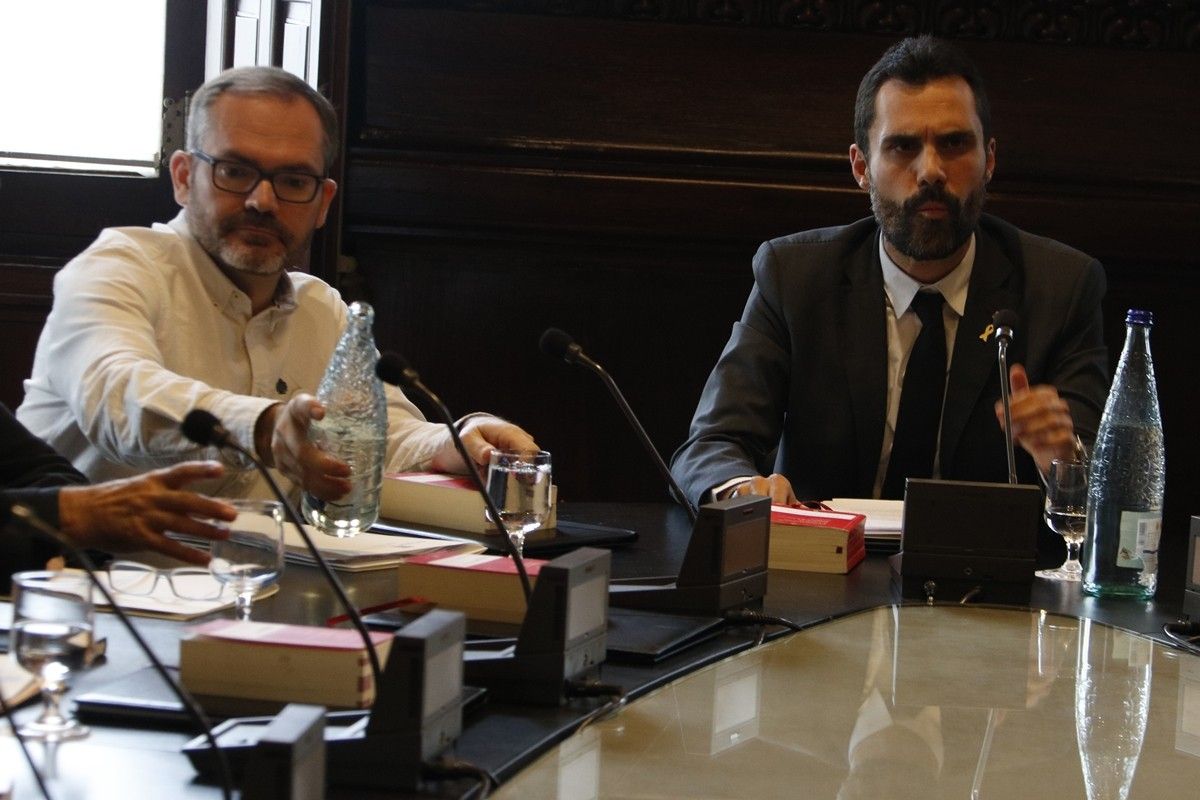 El president del Parlament, Roger Torrent, i el vicepresident de la mesa, Josep Costa, aquest dimarts