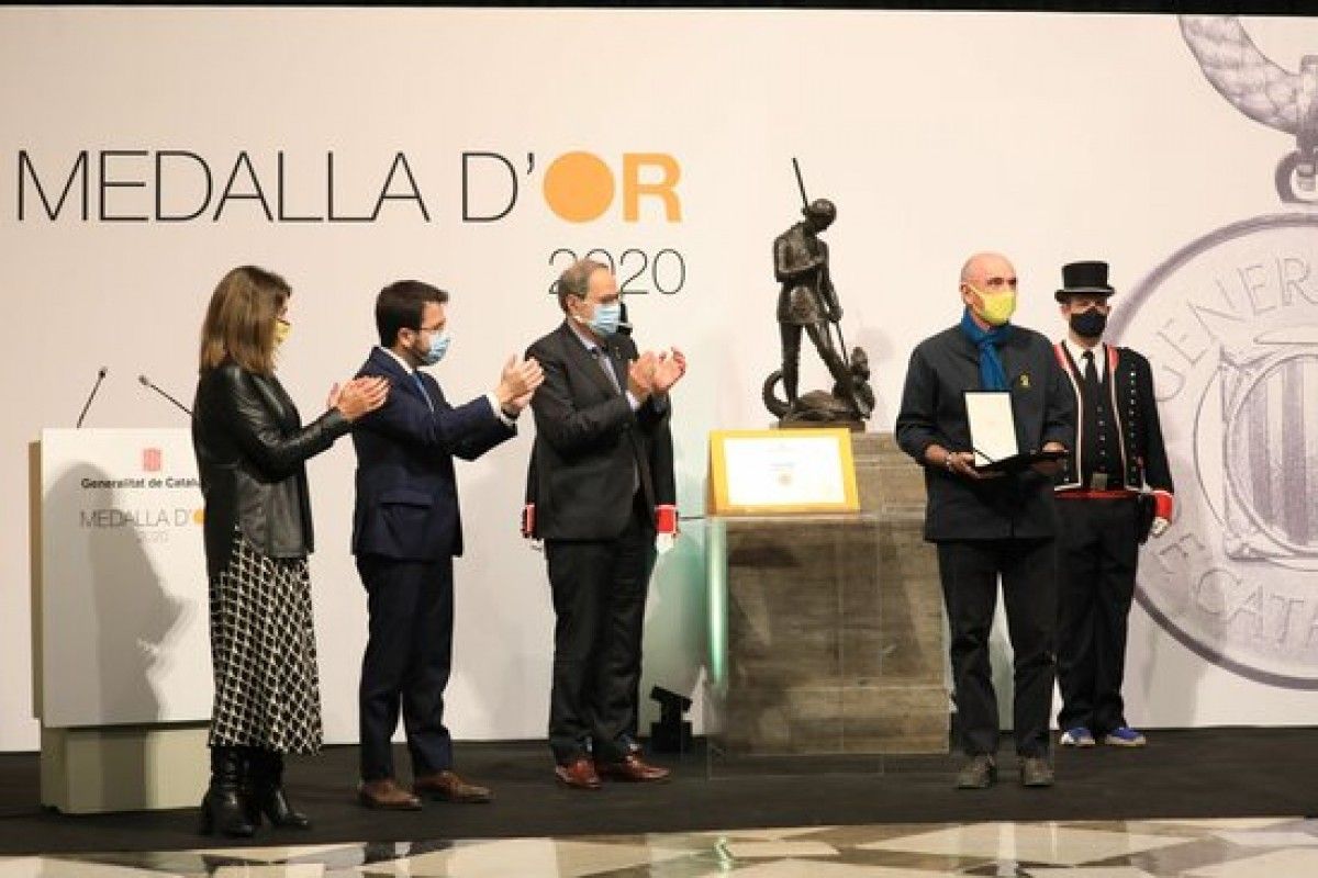 Meritxell  Budó, Pere Aragonès, Quim Torra i Lluís Llach al Palau de la Generalitat.