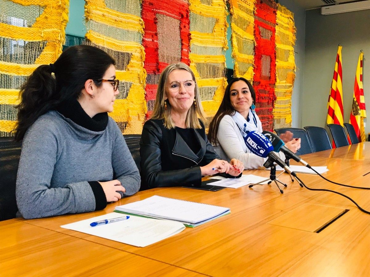 Esther Madrona, Mireia Ingla i Elena Vila a la roda de premsa de valoració del Nadal. 