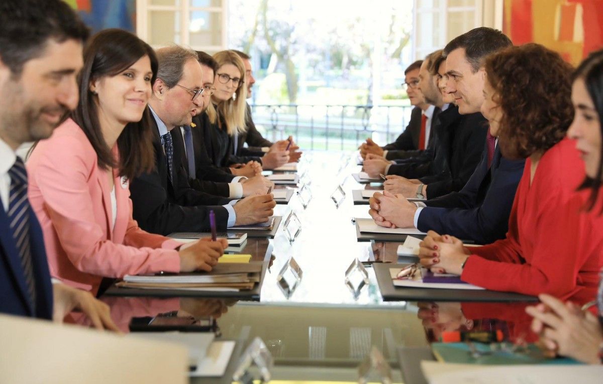 Primera (i única) reunió de la taula de diàleg a la Moncloa