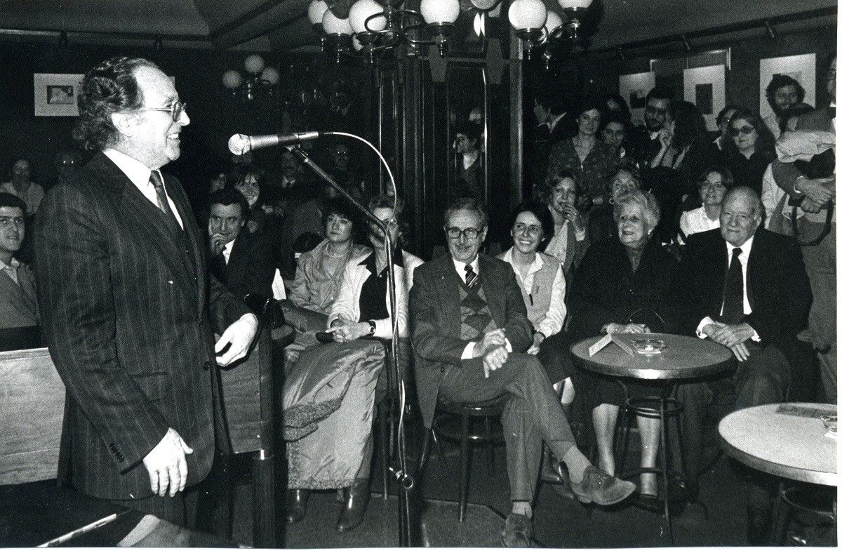 Josep Fornas en un acte a la Cova del Drac el 1982, en presència del president Tarradellas.