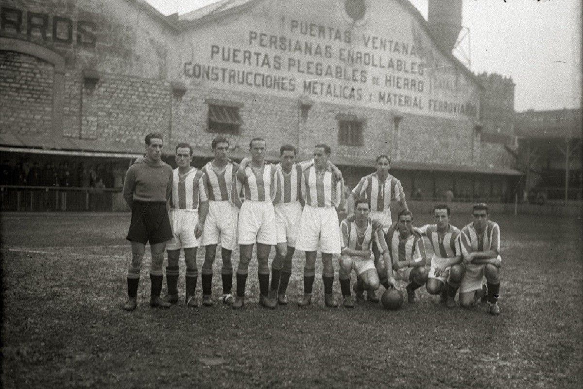 El Donostia Foot-ball Club a l’estadi donostiarra d’Atotxa en una imatge de 1932