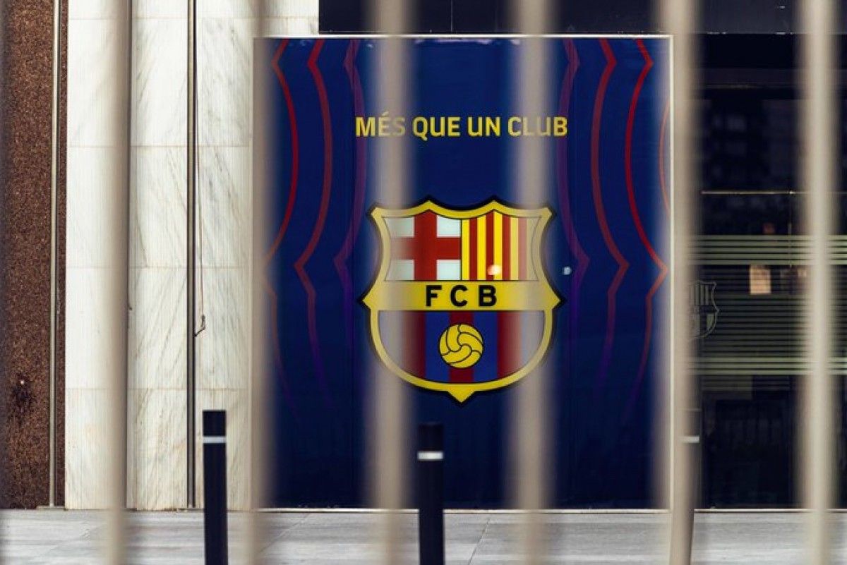 Entrada a les oficines del Camp Nou