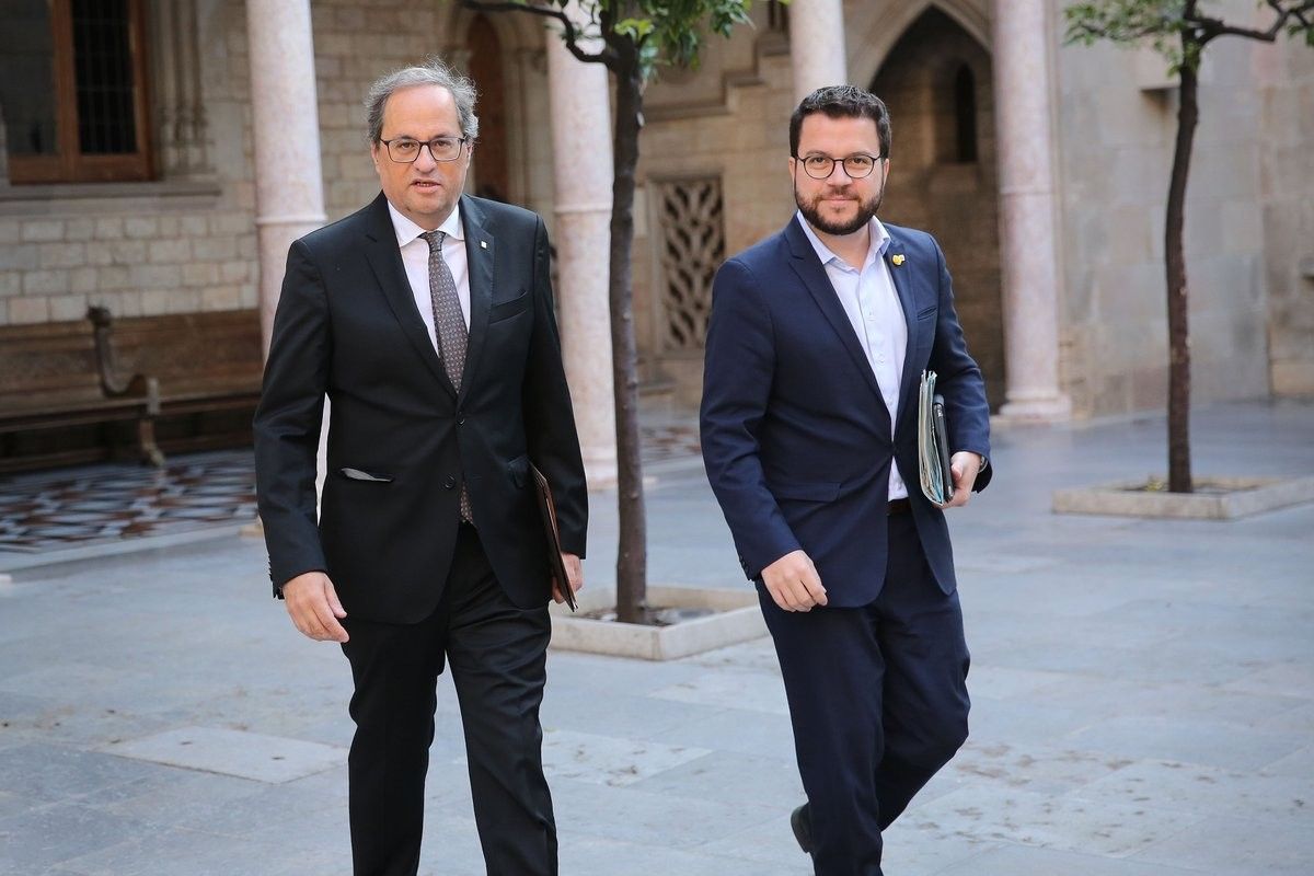 Quim Torra i Pere Aragonès, abans de la reunió del Govern del 23 d'octubre