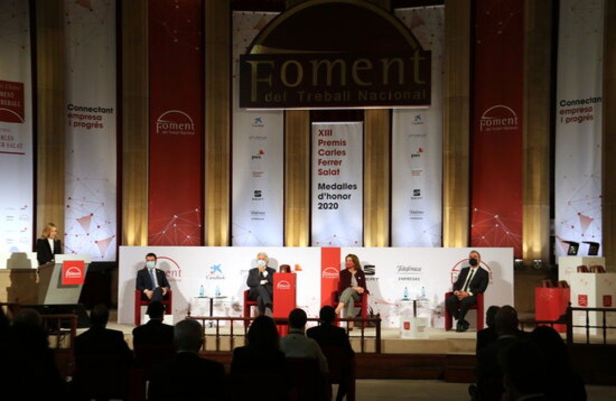 El vicepresident Pere Aragonès i el president de Foment, Josep Sánchez Llibre, en un acte recent.