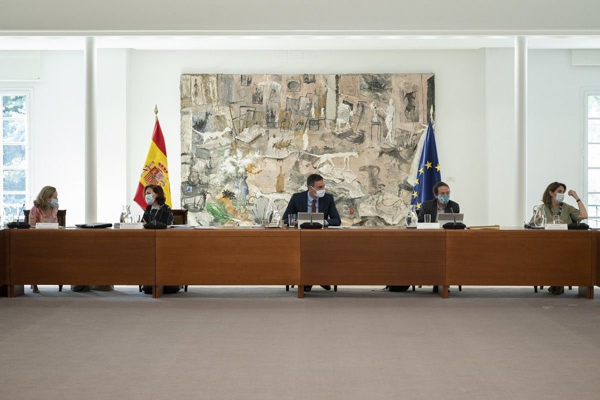 El consell de ministres reunit a la Moncloa.