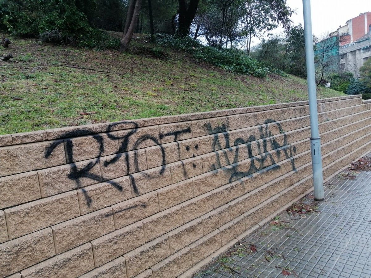 Sant Cugat gasta 55.000 euros anuals per netejar graffitis