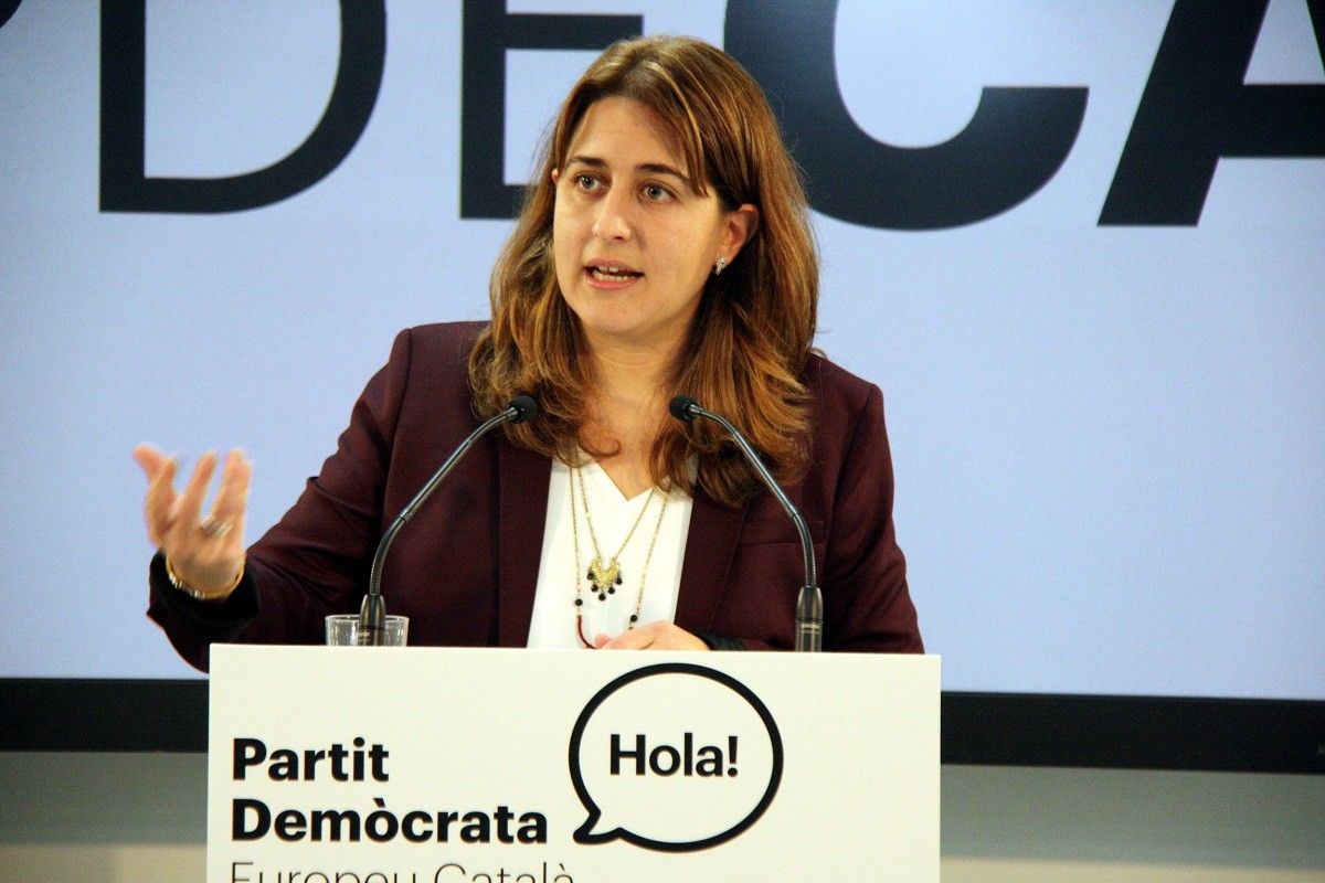 La coordinadora general del PDECat, Marta Pascal, en roda de premsa a la seu del partit
