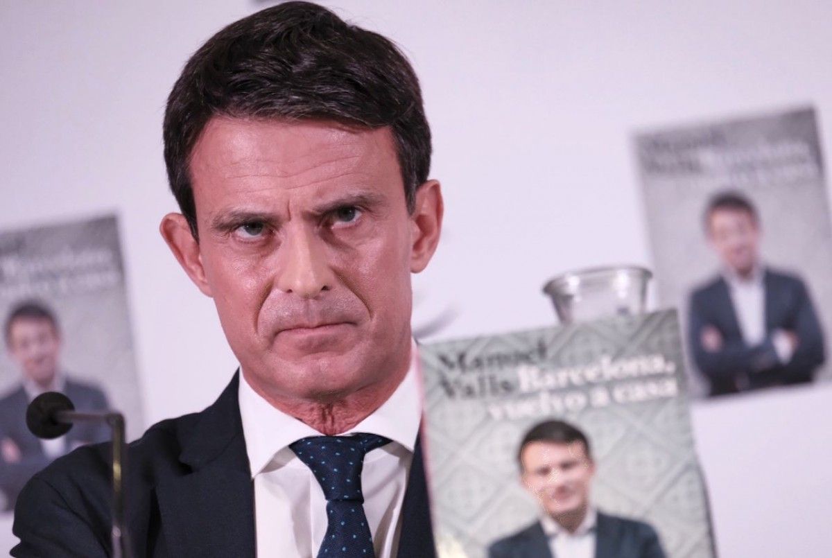 Manuel Valls presentant el seu llibre en roda de premsa.