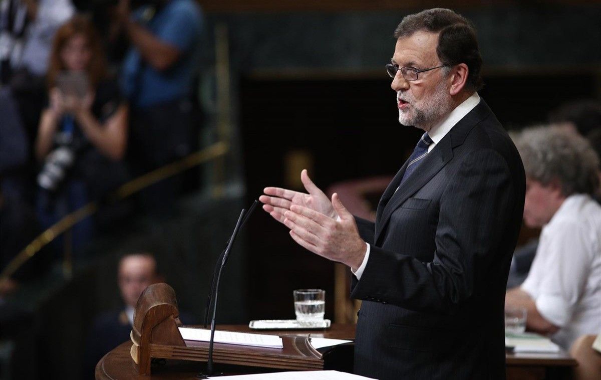 Mariano Rajoy, just abans de començar el discurs en el debat d'investidura