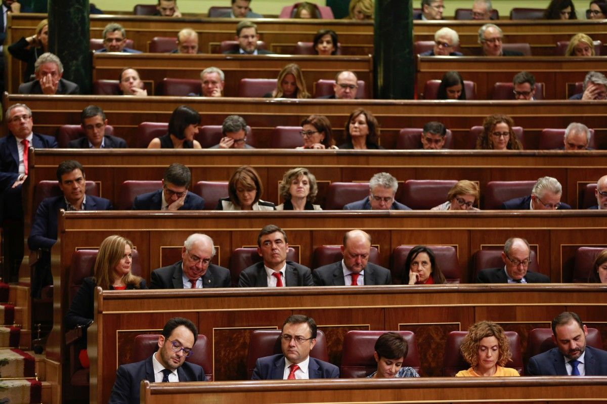 La bancada del PSOE, al debat d'investidura