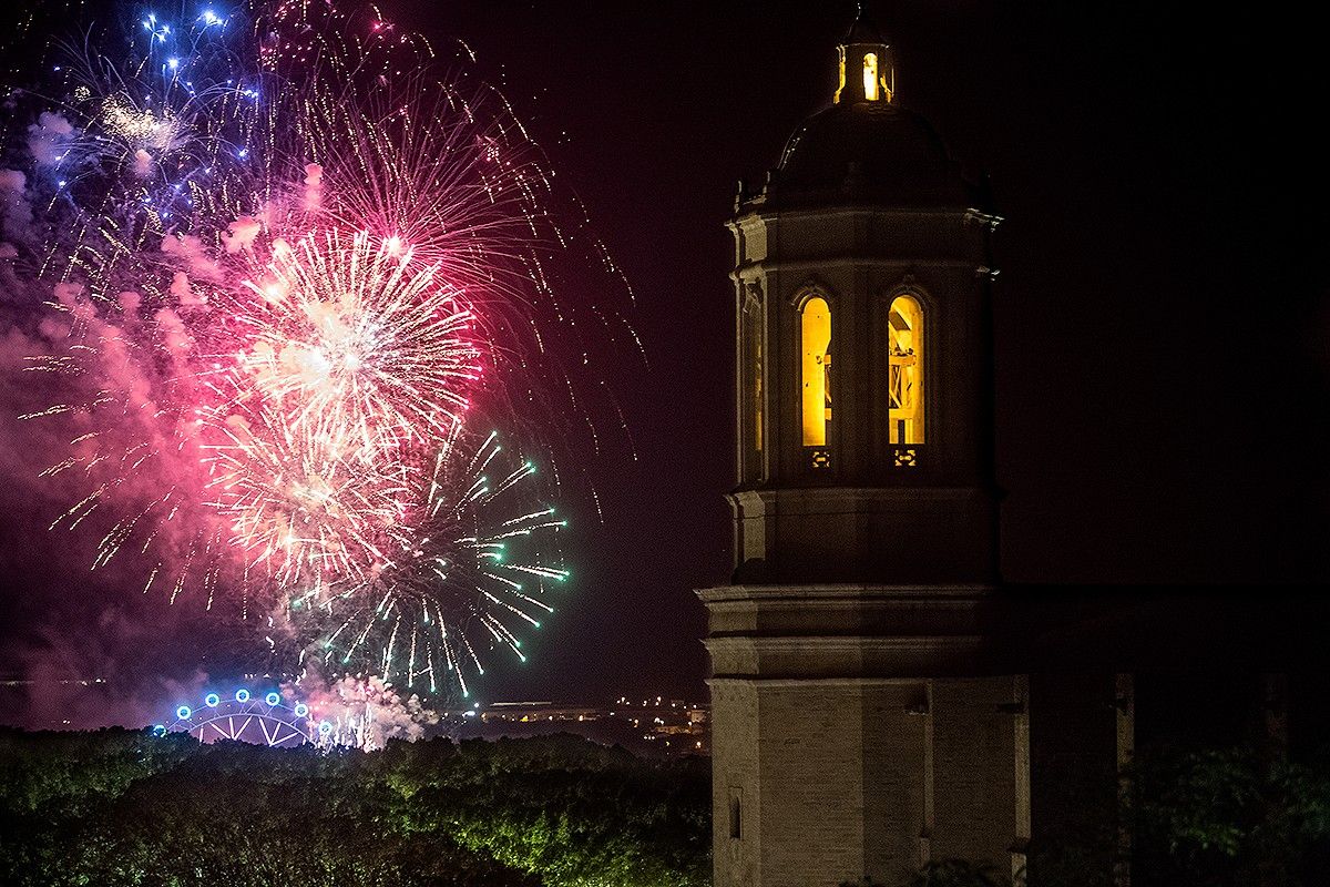 El castell de focs va culminar deu dies de Fires a Girona