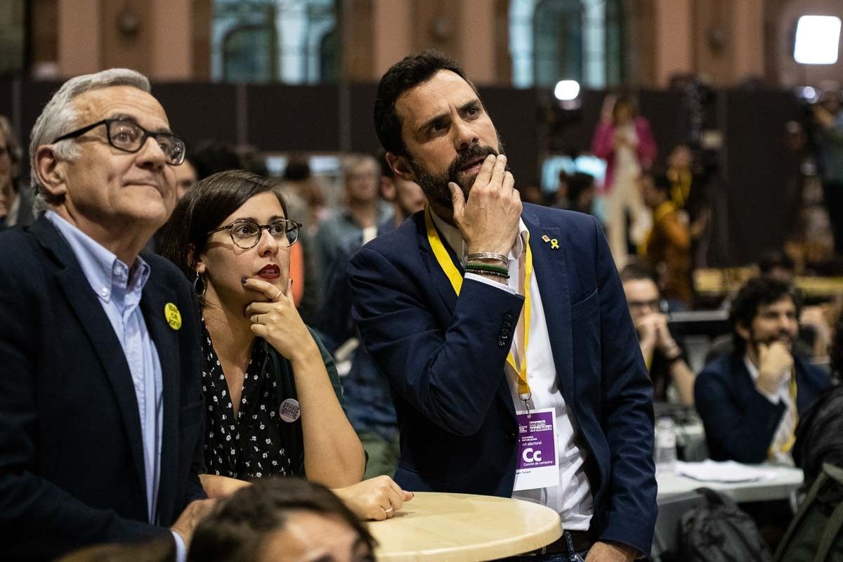 Miquel Puig, amb Jenn Díaz i Roger Torrent en una nit electoral