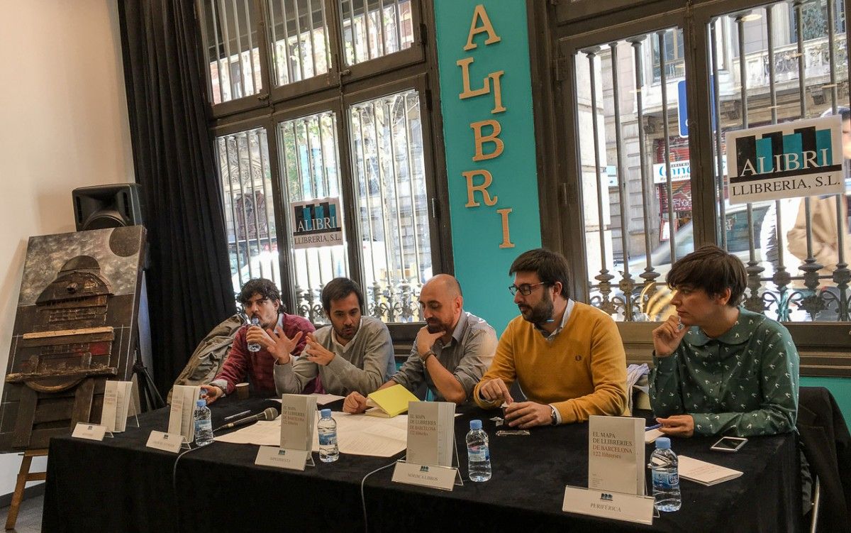 Representants de Contexto de Editores, en la roda de premsa de presentació del «Mapa de llibreries de Barcelona»