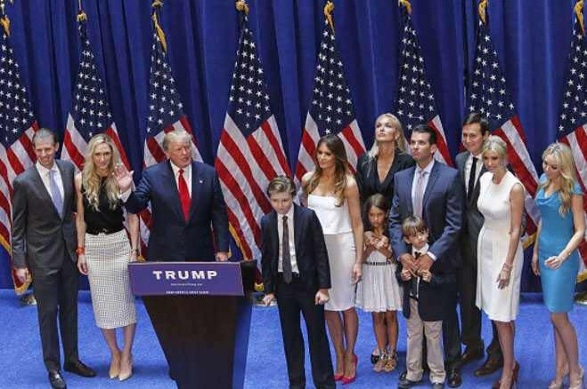 Donald Trump, amb la seva família, després de ser escollir pesident dels Estats Units