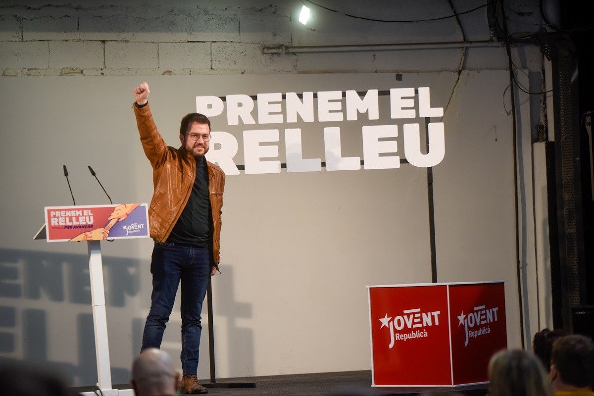 El candidat d'ERC, Pere Aragonès, en un míting
