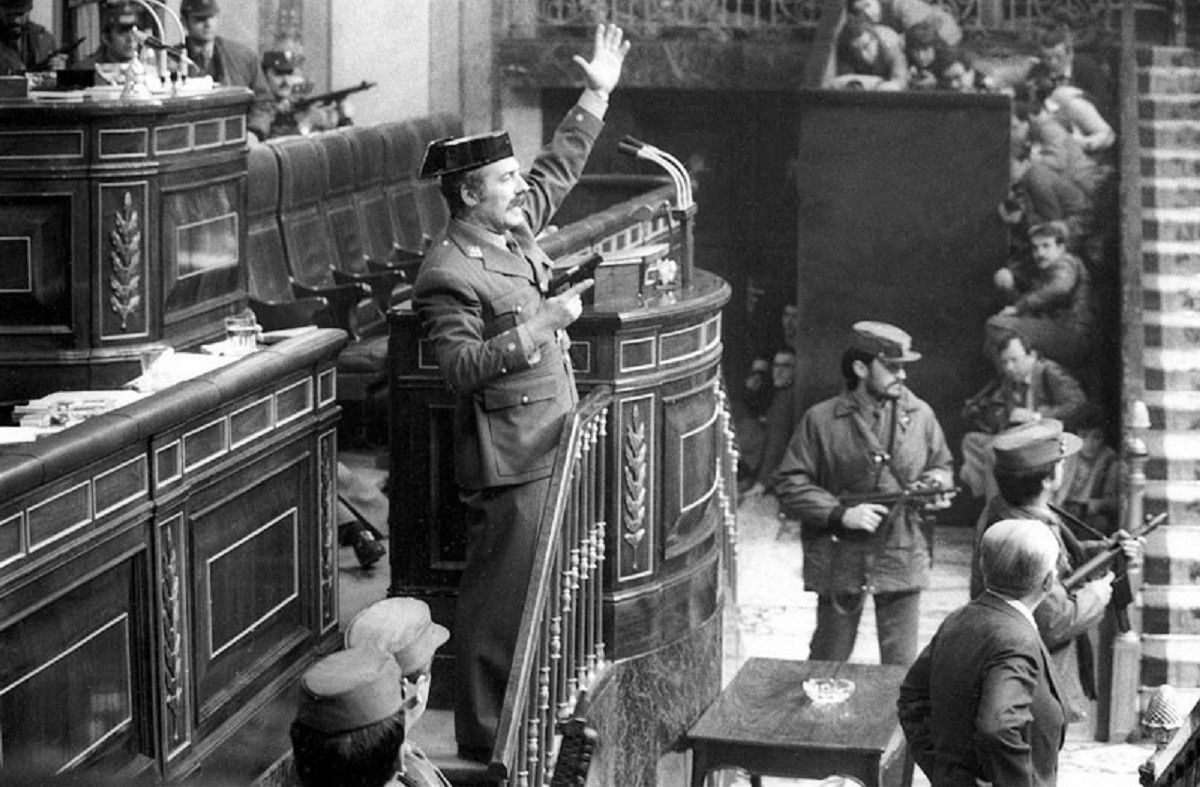 Antonio Tejero, en el moment de l'assalt al Congrés dels Diputats, el 23-F del 1981.