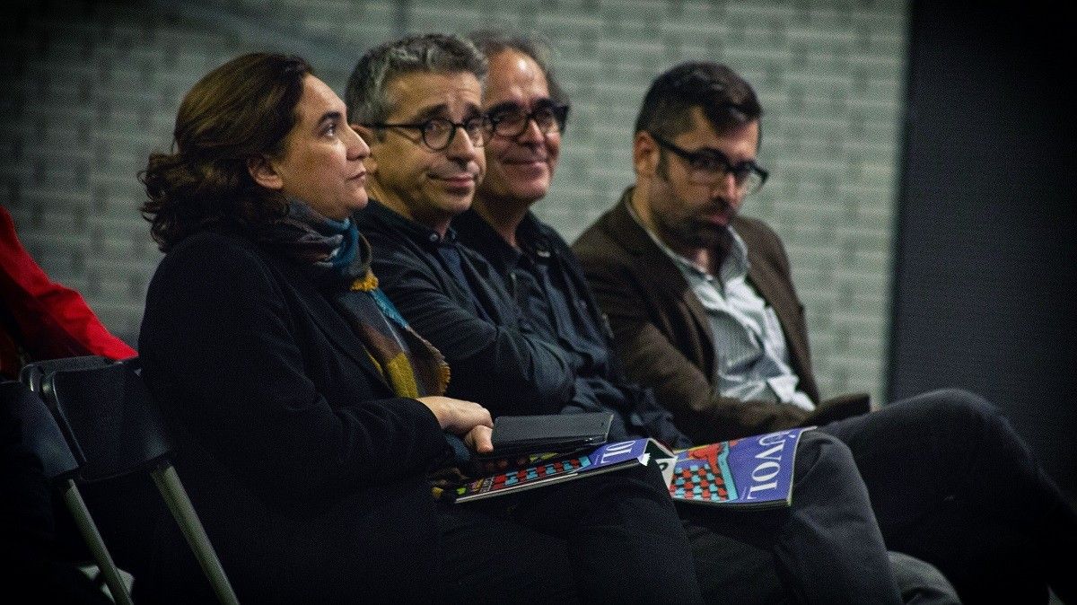 Ada Colau, amb Jordi Martí i Joan Subirats en un acte