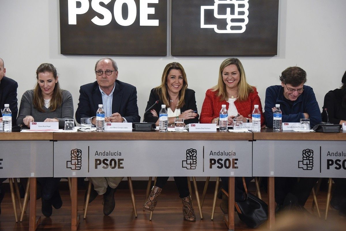 La direcció del PSOE andalús, liderada per Susana Díaz, reunida després de les eleccions