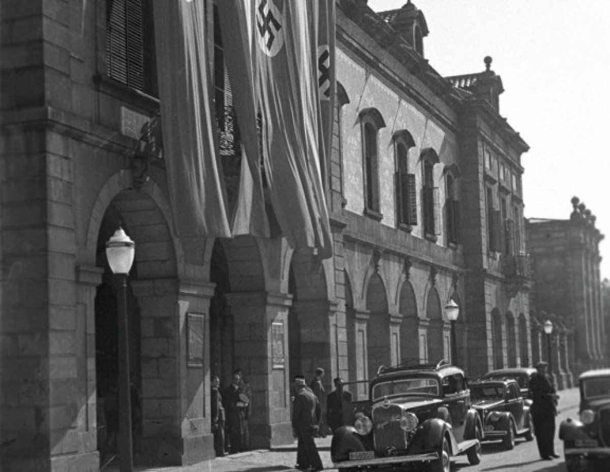 El Parlament el 1942, quan va acollir una exposició d'arquitectura alemanya