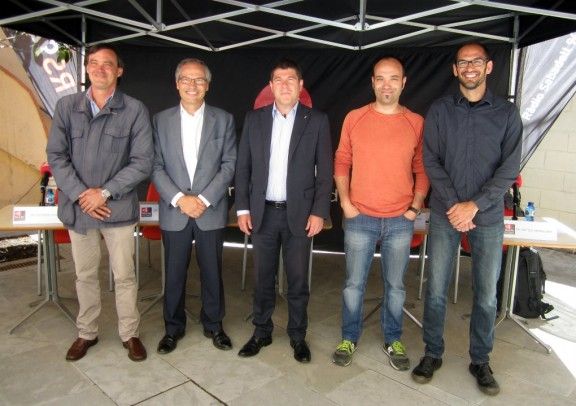 Els caps de llista del PP, Esteban Gesa; CiU, Carles Rossinyol, el PSC, Josep Ayuso; Unitat pel Canvi, Joan Berlanga i la Crida per Sabadell, Maties Serracant.