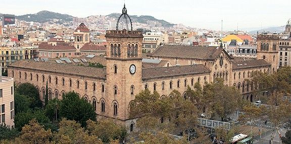 L'edifici històric de la Universitat de Barcelona.