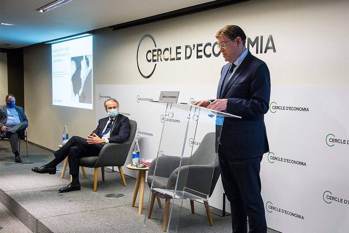 Un dels actes recents al Cercle, amb Javier Faus i el president del País Valencià, Ximo Puig. 