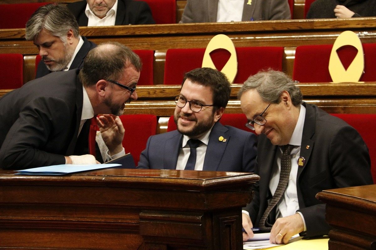 Quim Torra, Pere Aragonès i Alfred Bosch, durant el ple del Parlament
