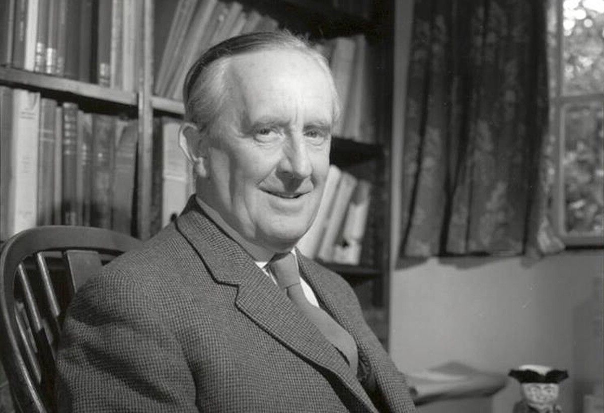 J.R.R. Tolkien, en una imatge d'arxiu