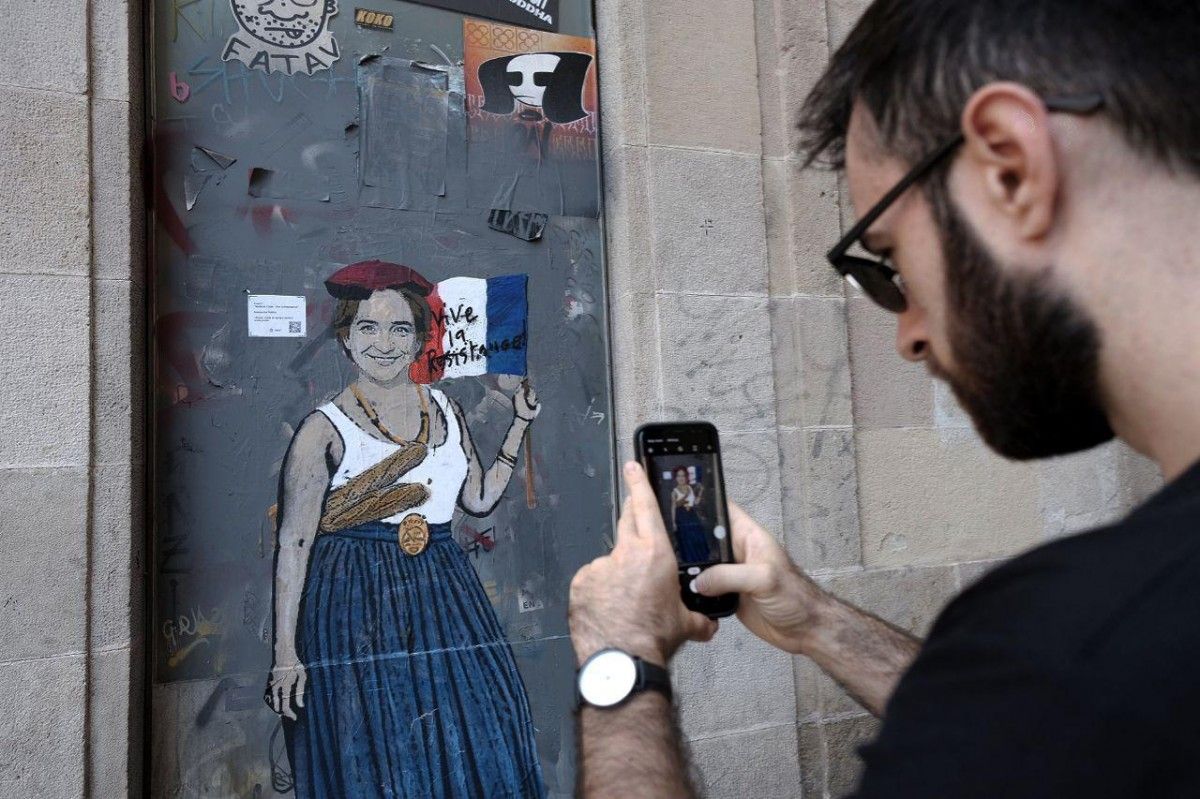 Grafiti d'Ada Colau de TvBoy a Barcelona.