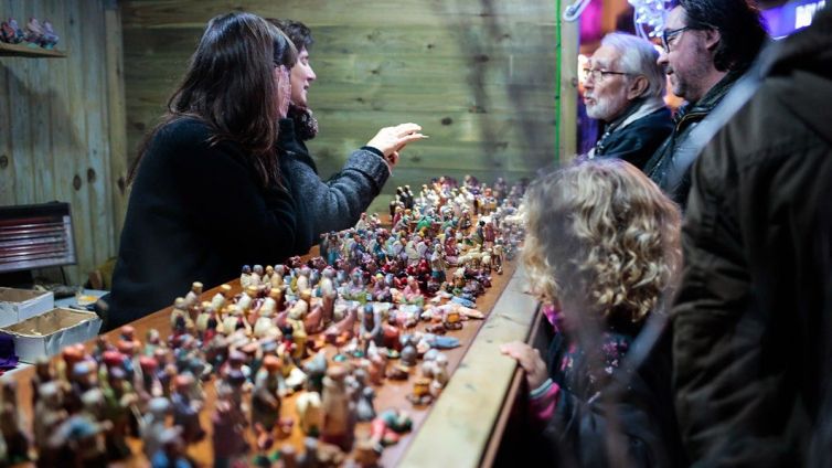 La Fira del Pessebre enceta la temporada de Nadal a Olot.