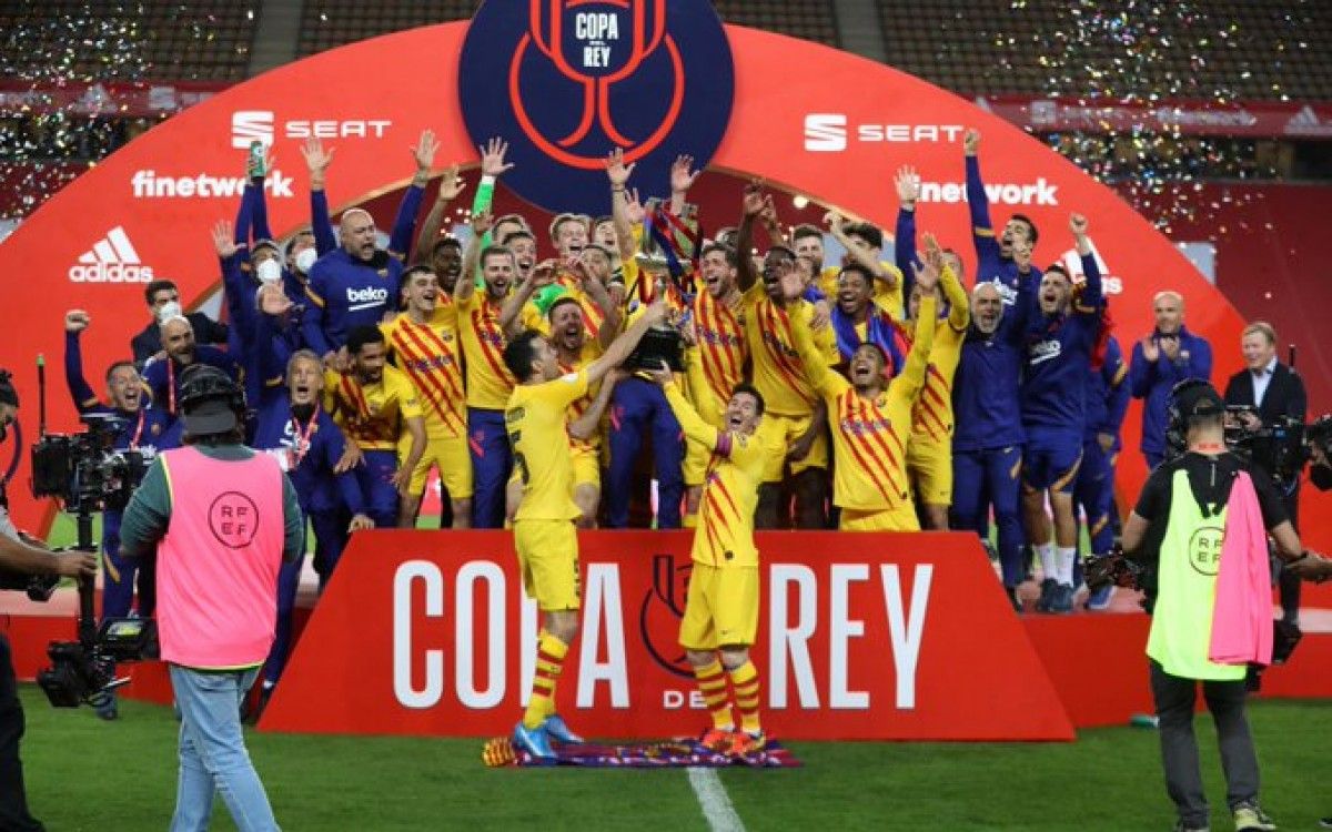 L'equip del Barça, amb la Copa del Rei