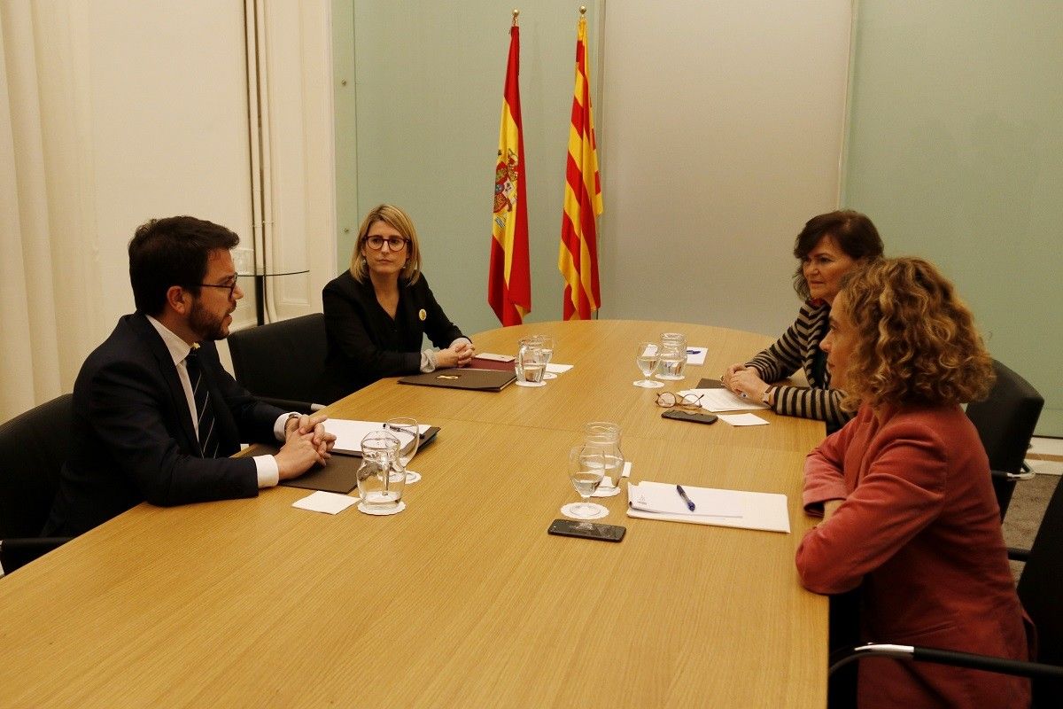 Pere Aragonès i Elsa Artadi, reunits amb Carmen Calvo i Meritxell Batet al Palau de Pedralbes al desembre