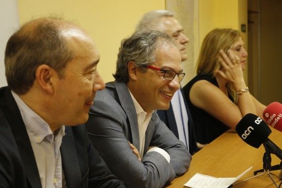 Carles Rossinyol amb els altres tres regidors del grup municipal