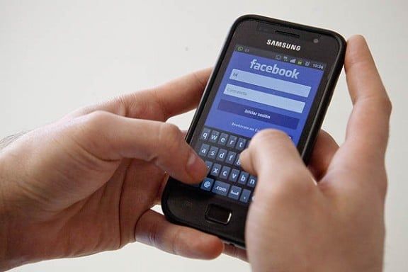 El manual d'ajuda de Facebook ensenya com viure de forma segura a les zones socials d'Internet