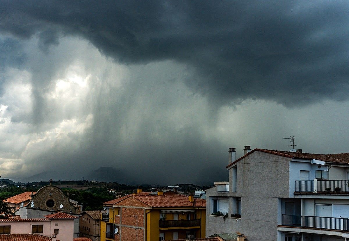 Cortina de pluja a Gurb.