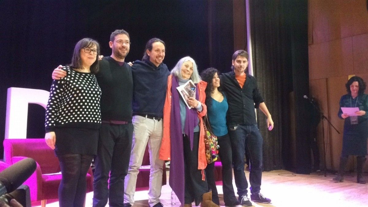 Pablo Iglesias i Albano Dante Fachin amb dirigents de la direcció de Podem Catalunya