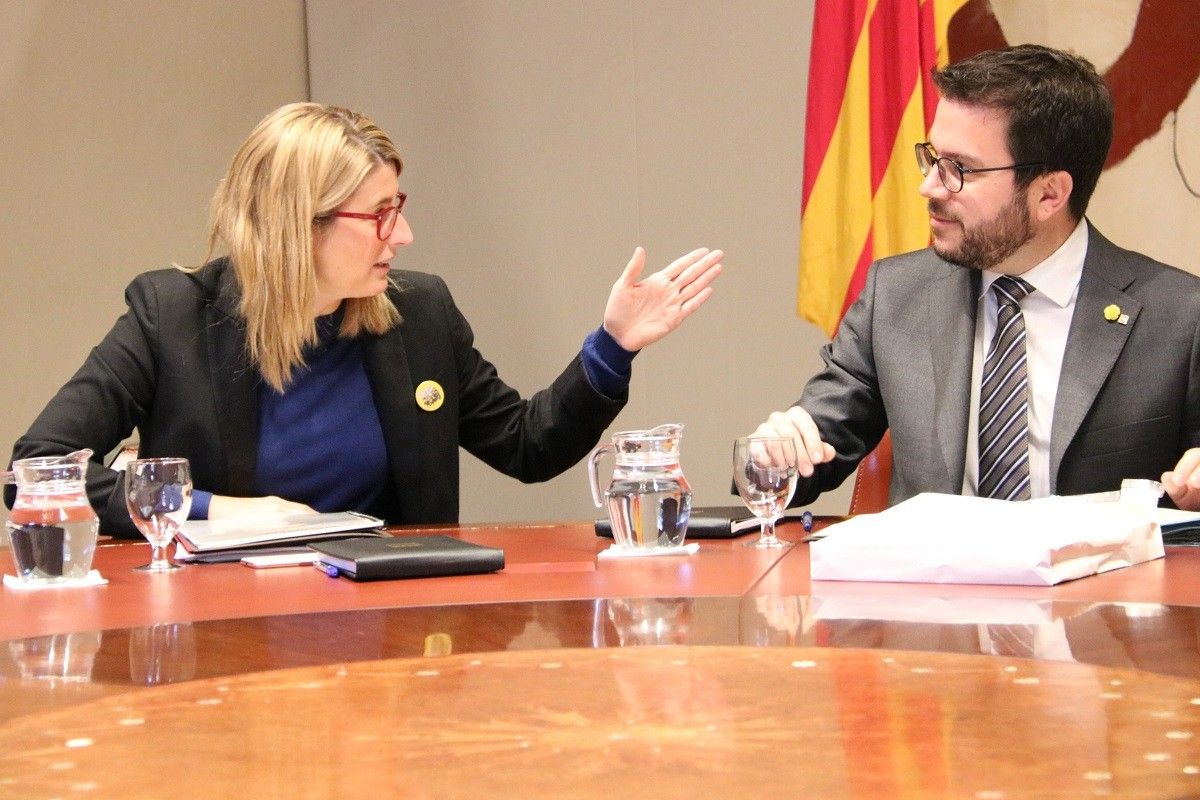 Elsa Artadi i Pere Aragonès, durant una reunió del Govern