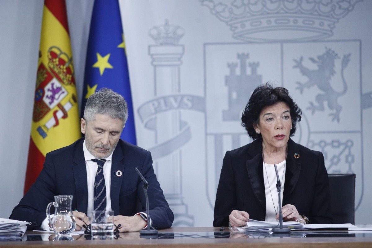 El ministre Grande-Marlaska i la portaveu del govern espanyol, Isabel Celáa, aquest divendres