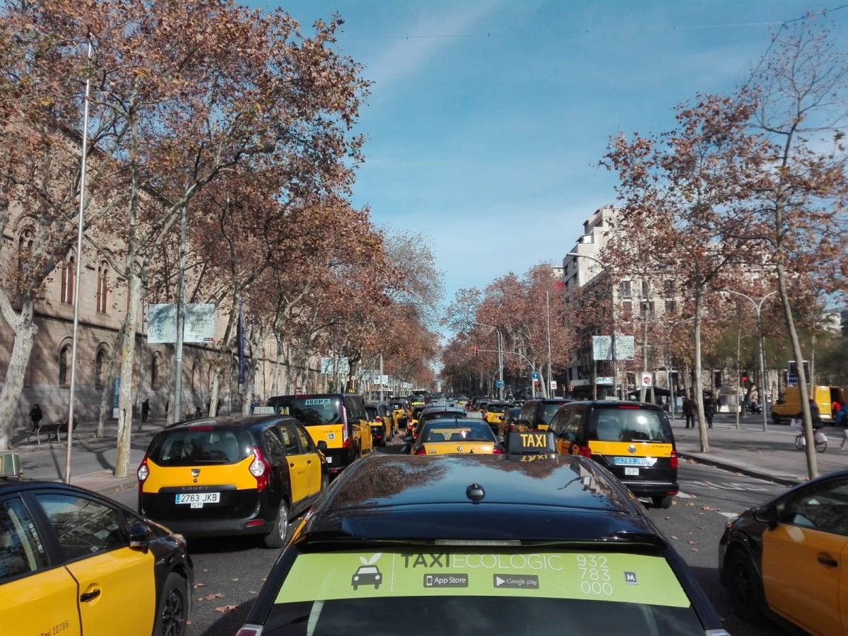Els taxistes col·lapsen el centre de Barcelona