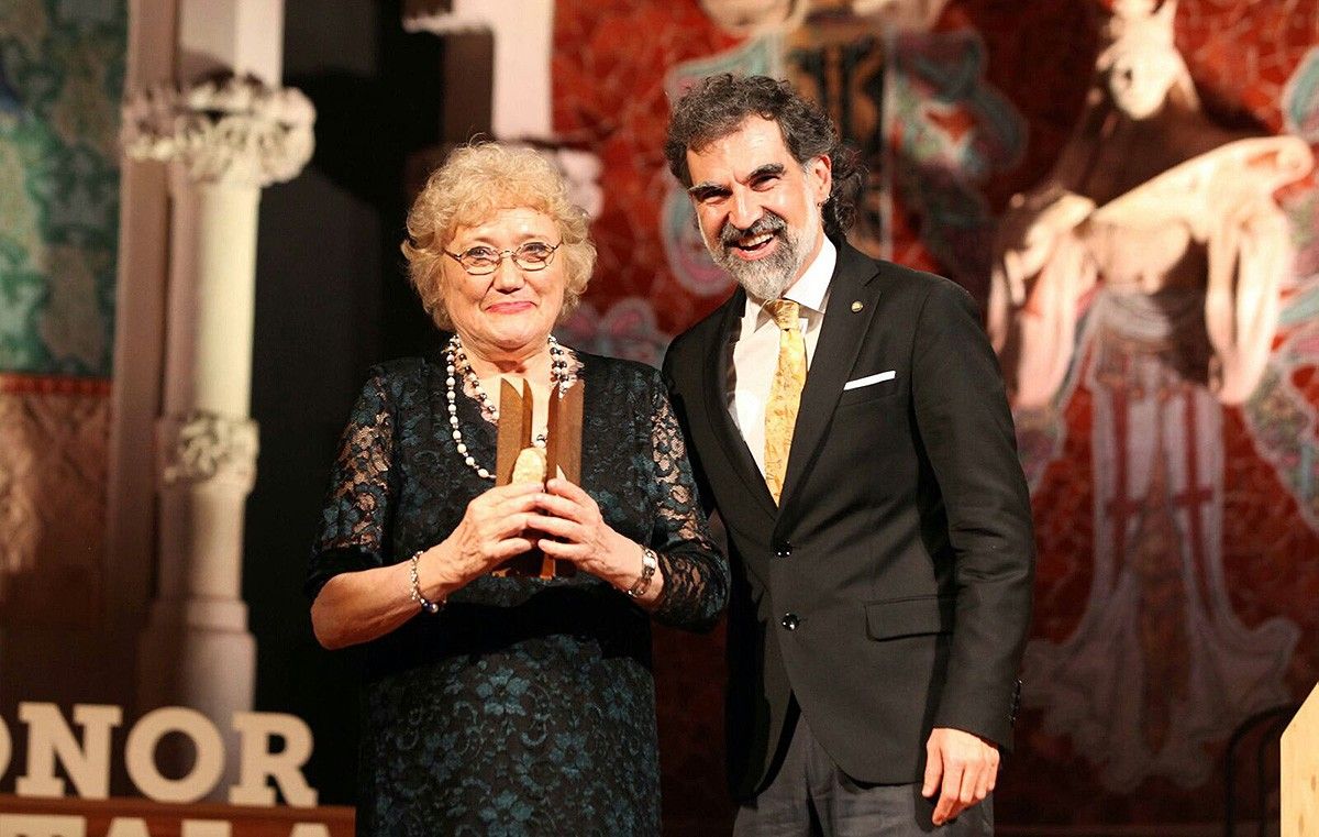 Isabel-Clara Simó, amb Jordi Cuixart, a l'entrega del Premi d'Honor de les Lletres Catalanes
