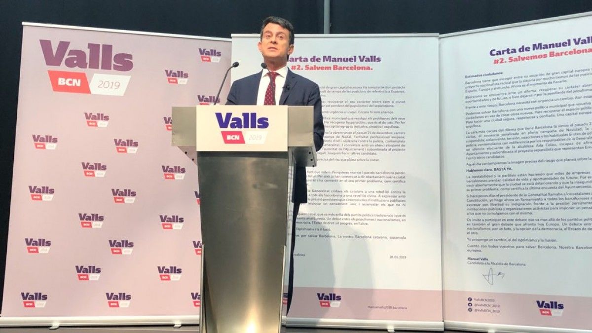 Manuel Valls avui al Poble Sec.