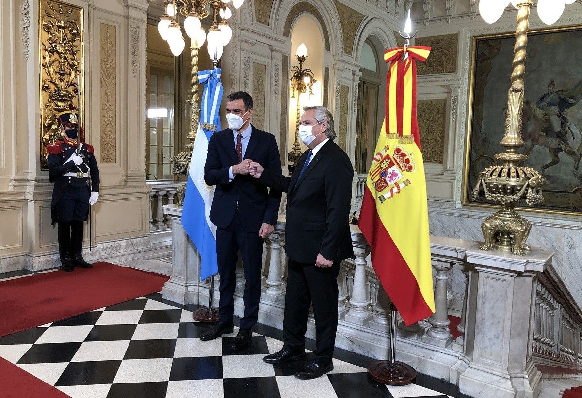 Pedro Sánchez amb el presdient de l'Argentina, Alberto Fernández, aquest dimecres.