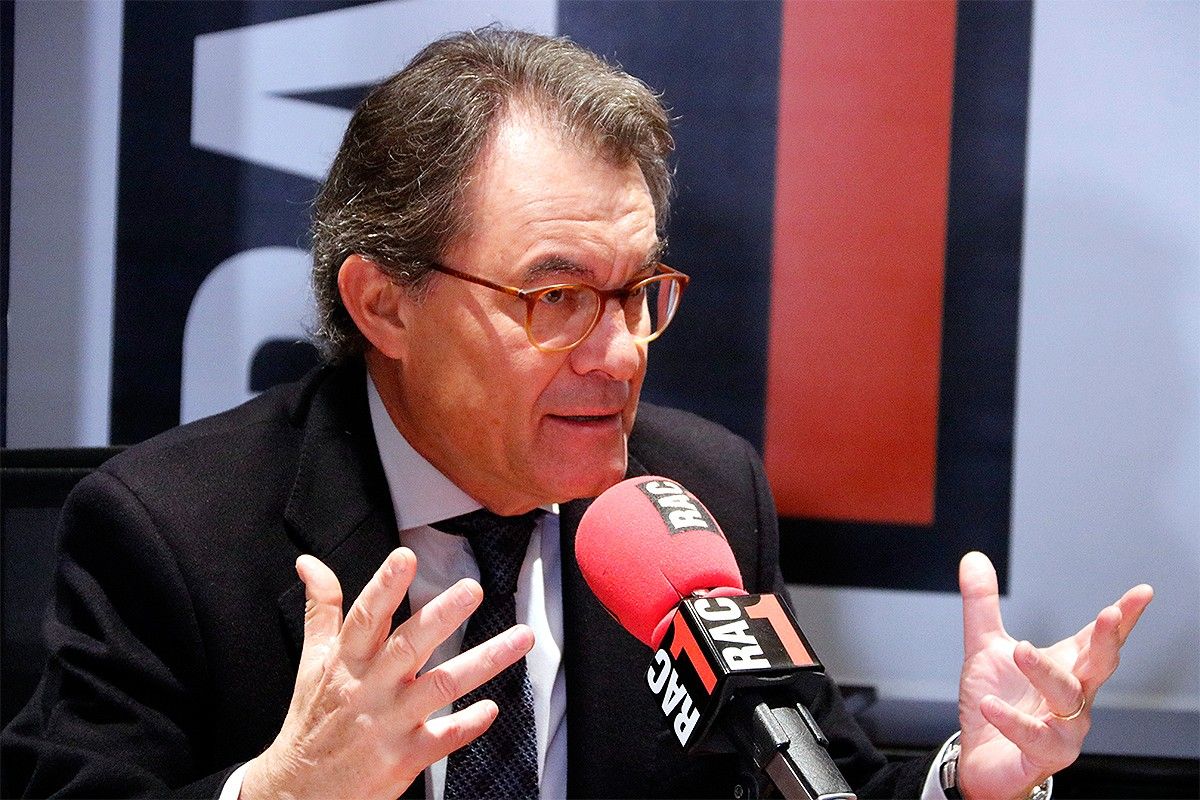 Artur Mas, durant l'entrevista a RAC1