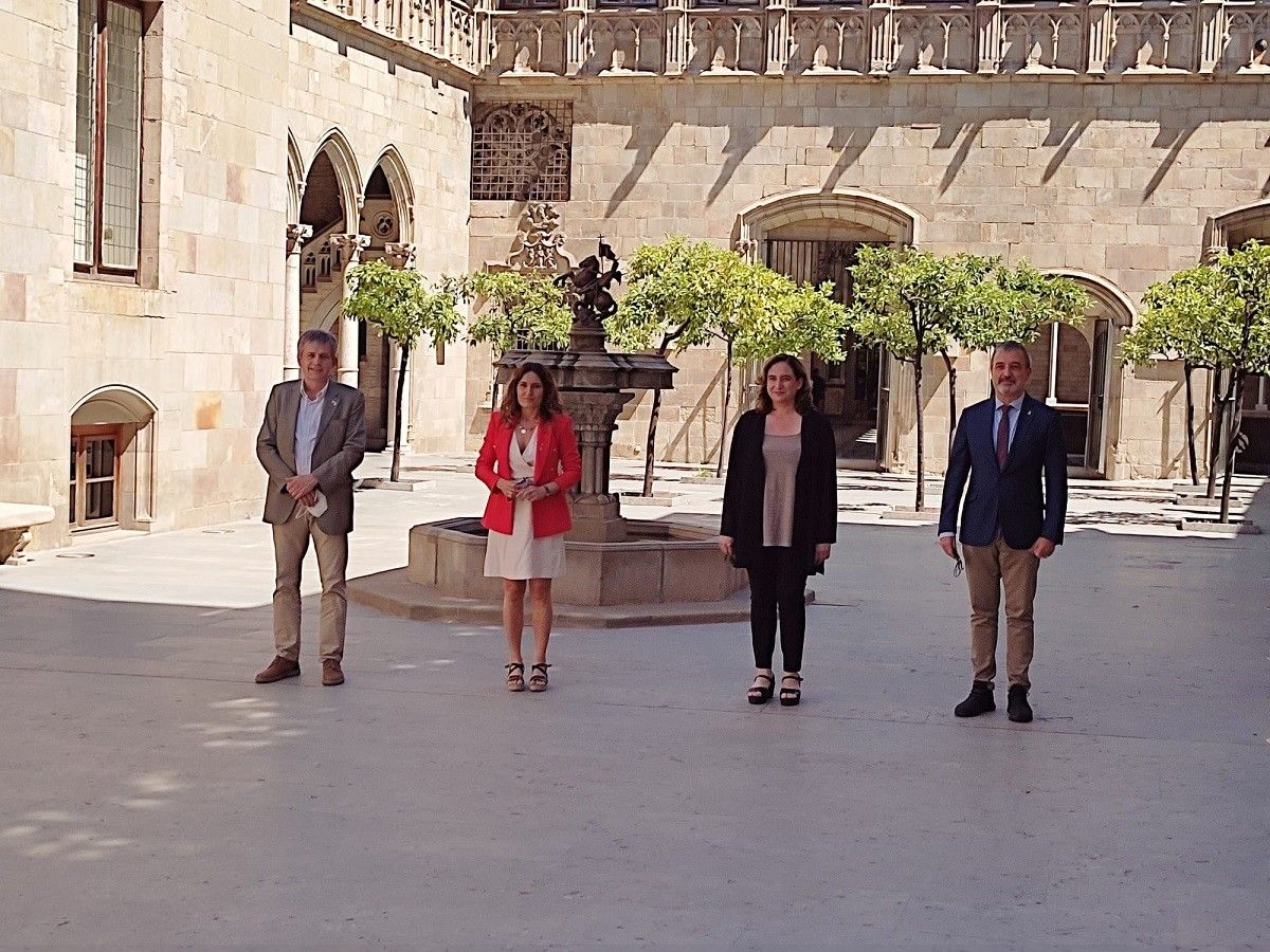 Sánchez, Vilagrà, Colau i Collboni, abans de la reunió