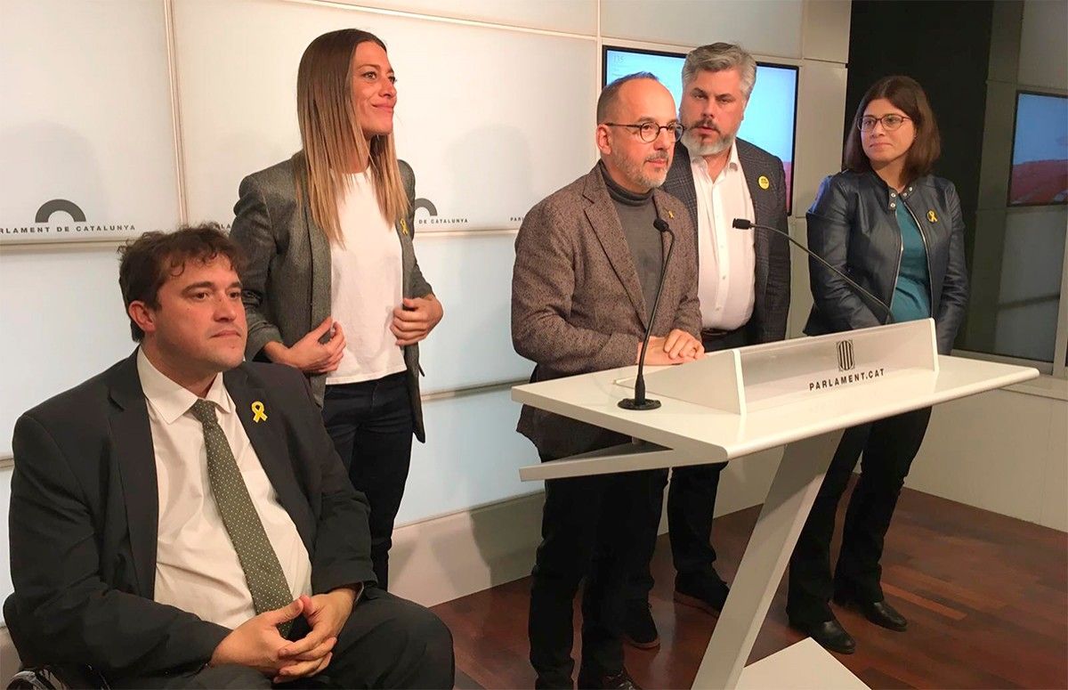 Carles Puigdemont, reunit amb consellers i dirigents del PDECat i de JxCat al Parlament