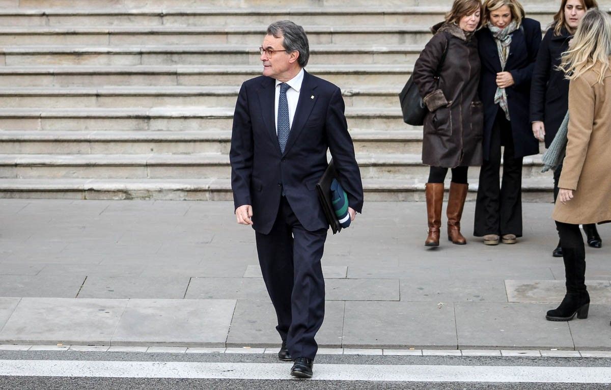 Artur Mas surt del TSJC en una de les jornades del judici al 9-N