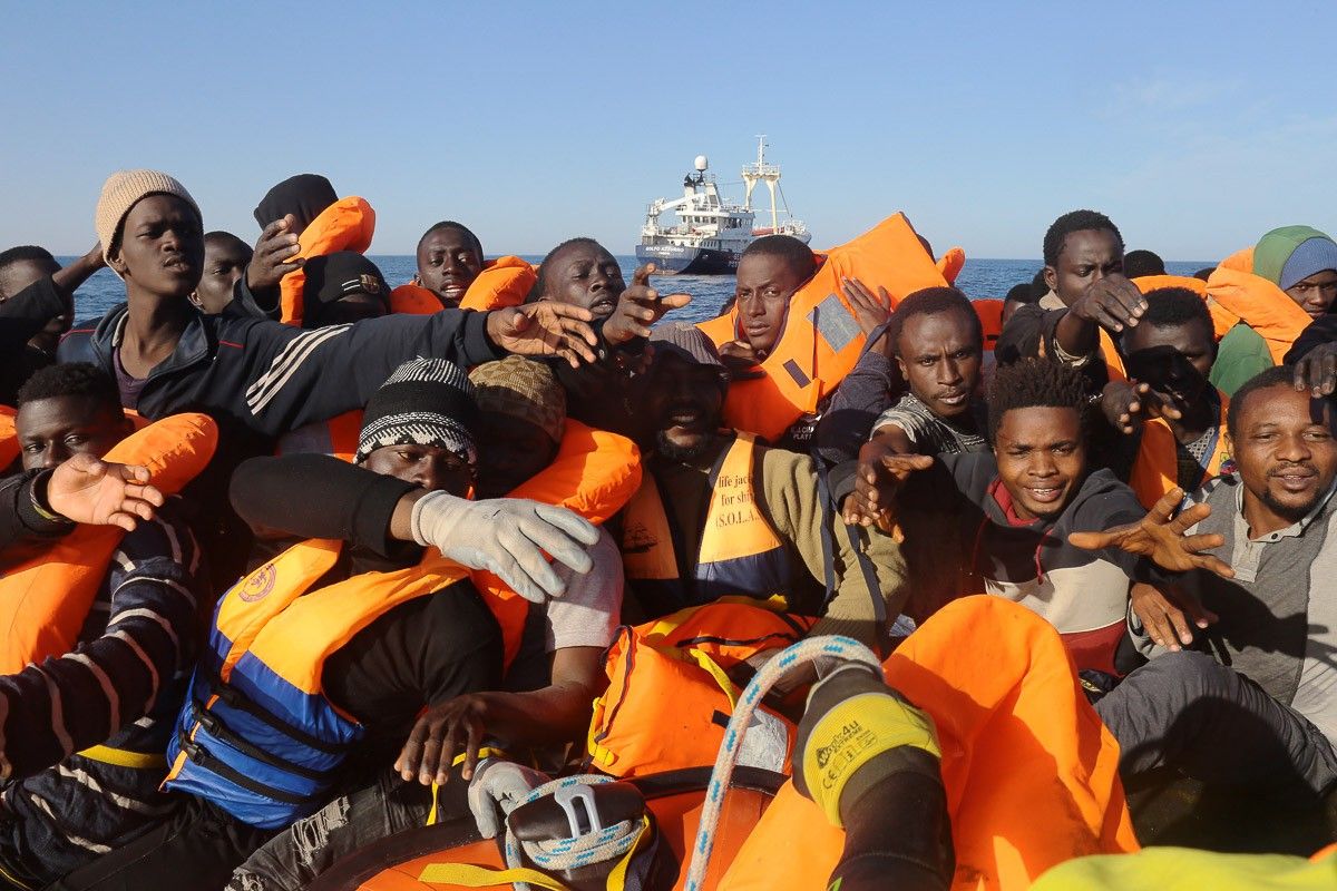 Proactiva Open Arms ha rescatat aquest dimarts 333 migrants al Mediterrani central