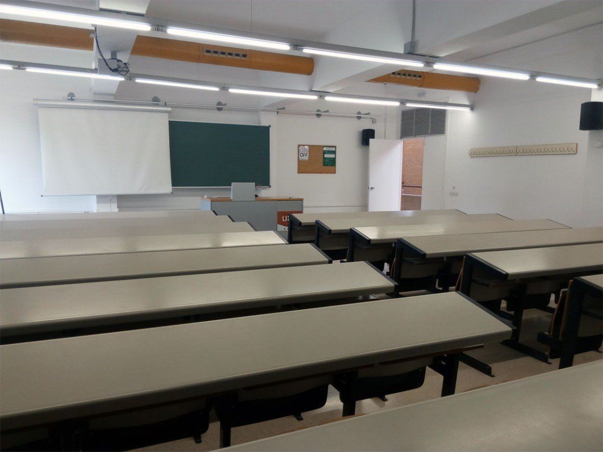 Una aula buida de la UAB