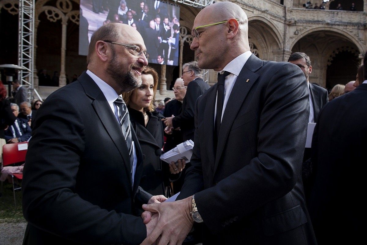 Raül Romeva saluda Martin Schulz, candidat socialdemòcrata a la cancelleria alemanya